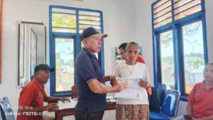 Pemerintah Desa Alusi Menyalurkan BLT Dana Desa Kepada 10 Keluarga Penerima Manfaat (KPM) di Desa