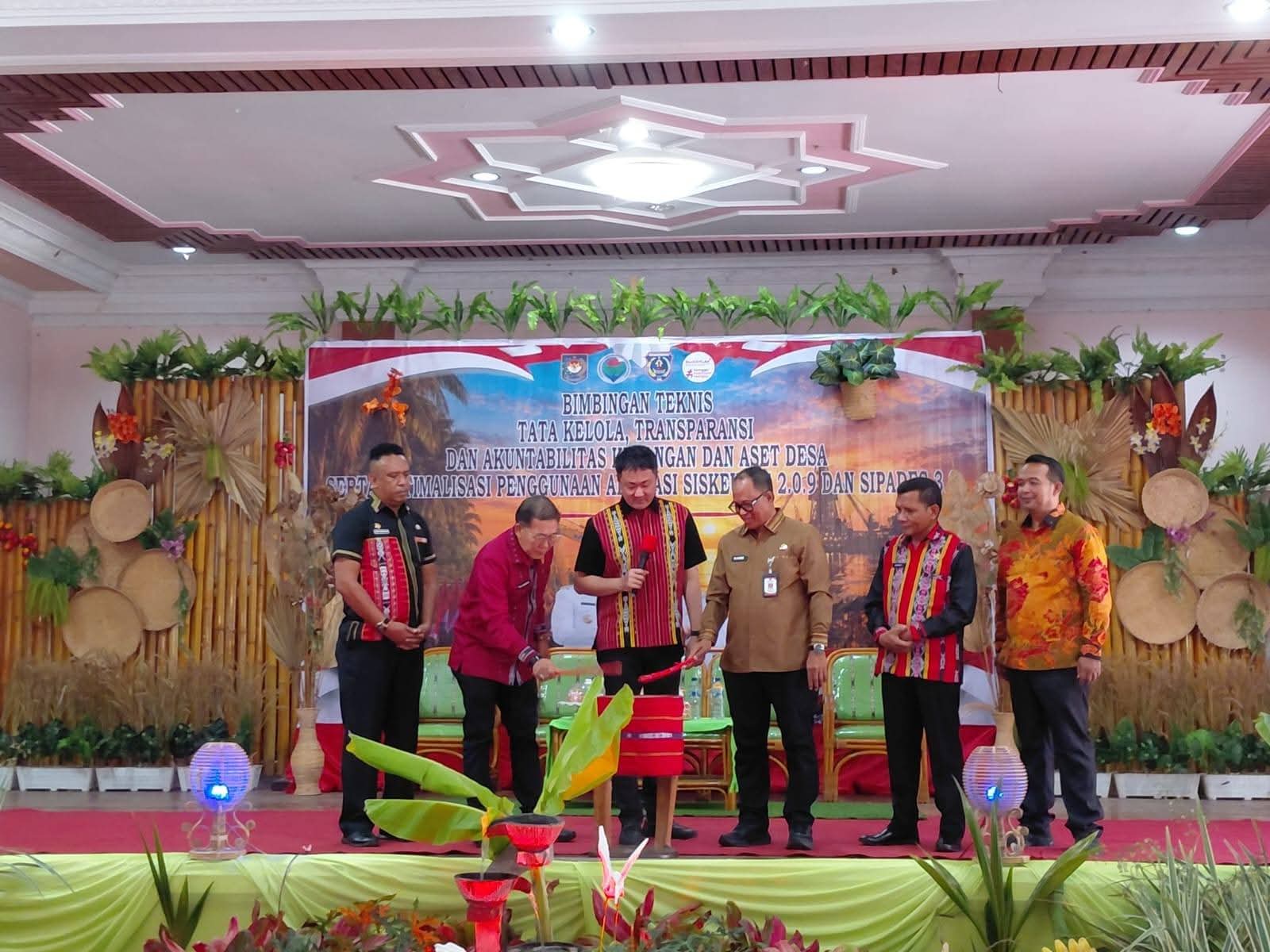 Bupati Kepulauan Tanimbar Buka Bimtek Tata Kelola Keuangan dan Aset Desa Tahun 2026